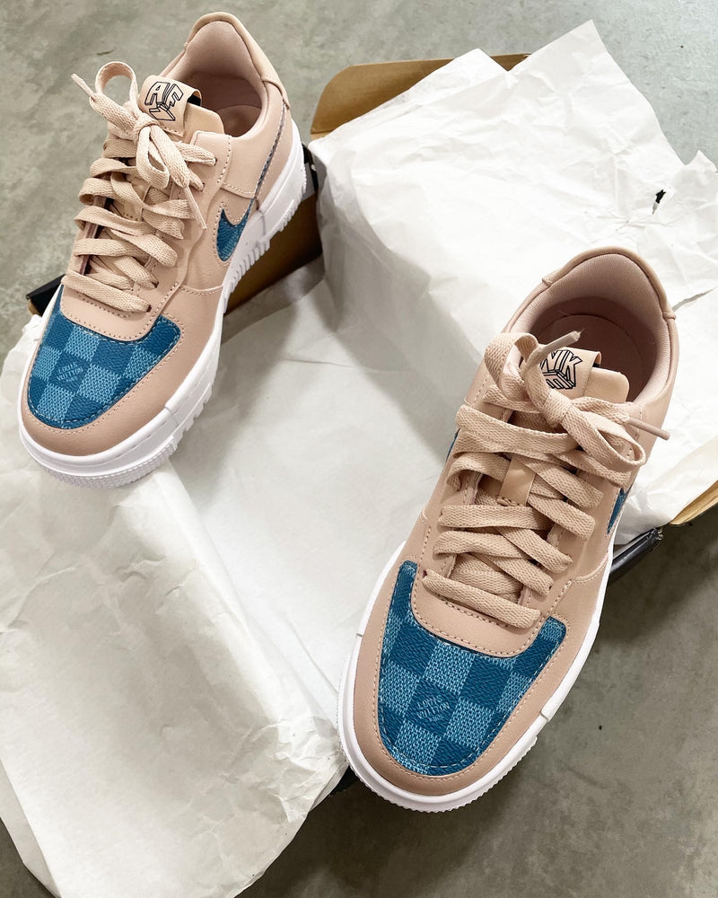 Air Force 1 Pixel • Beige | Blue Square Mon