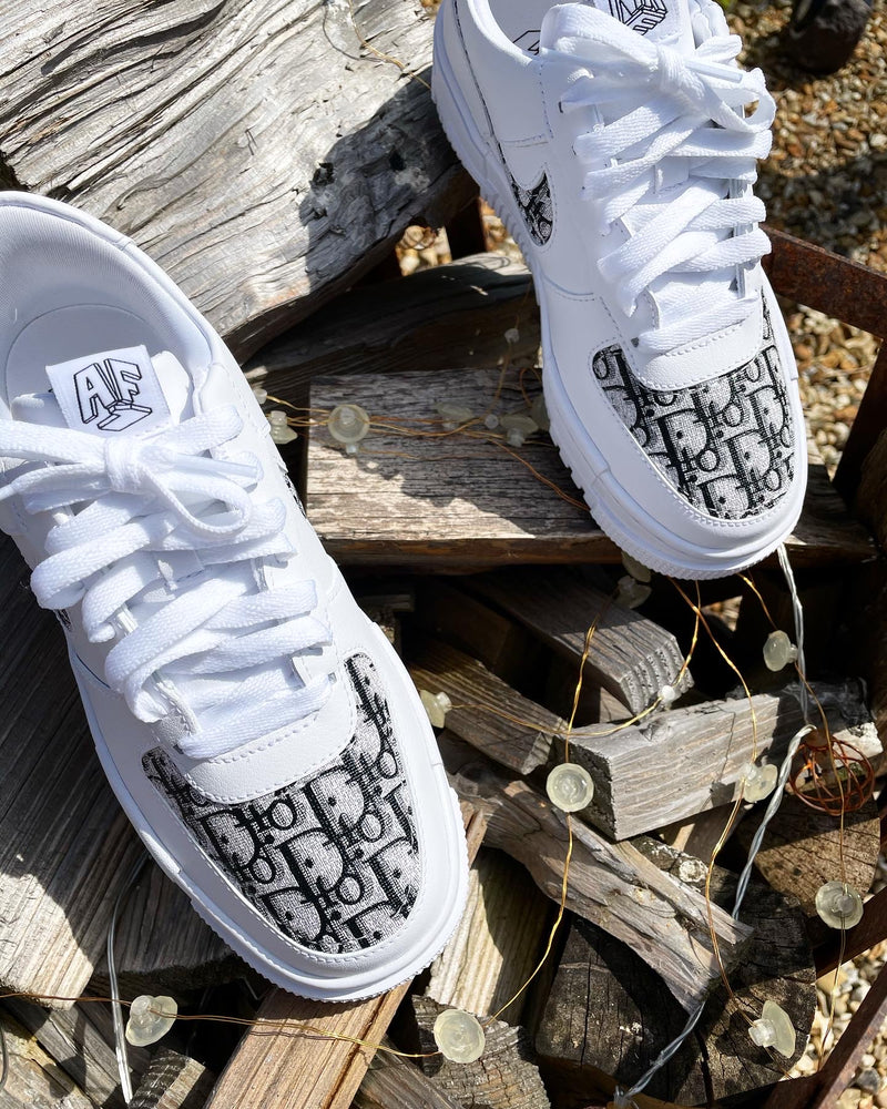 Air Force 1 Pixel • White | Black