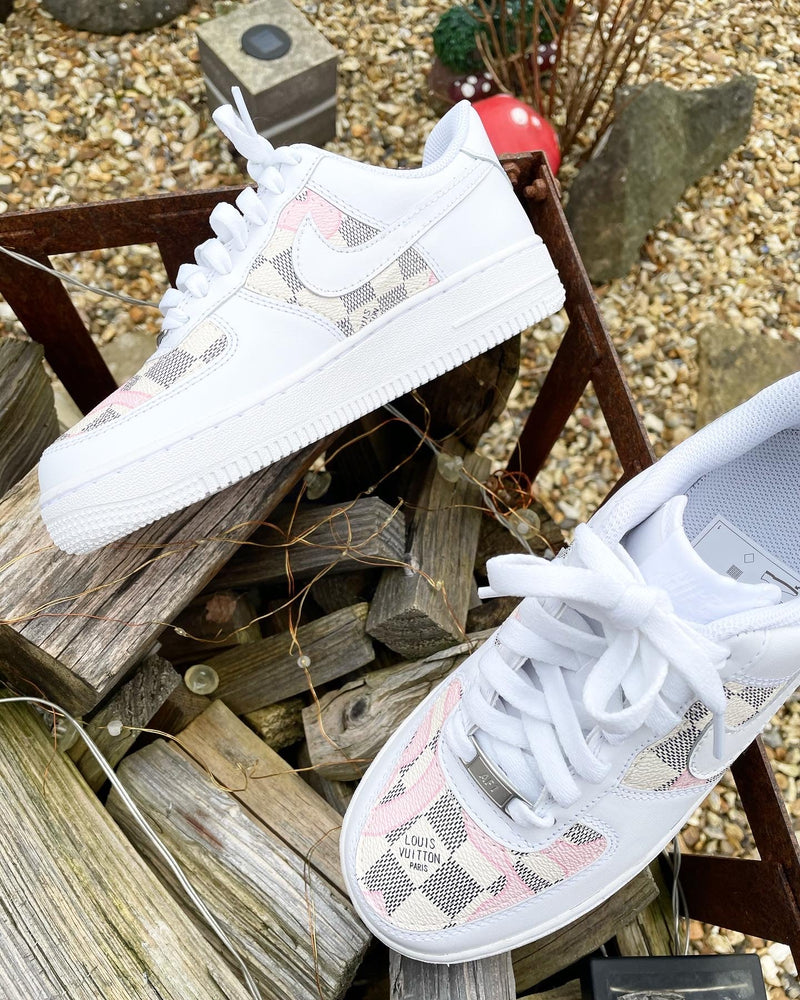 SIZE: 3.5 UK | Air Force 1 - White | Pink Square • Mono