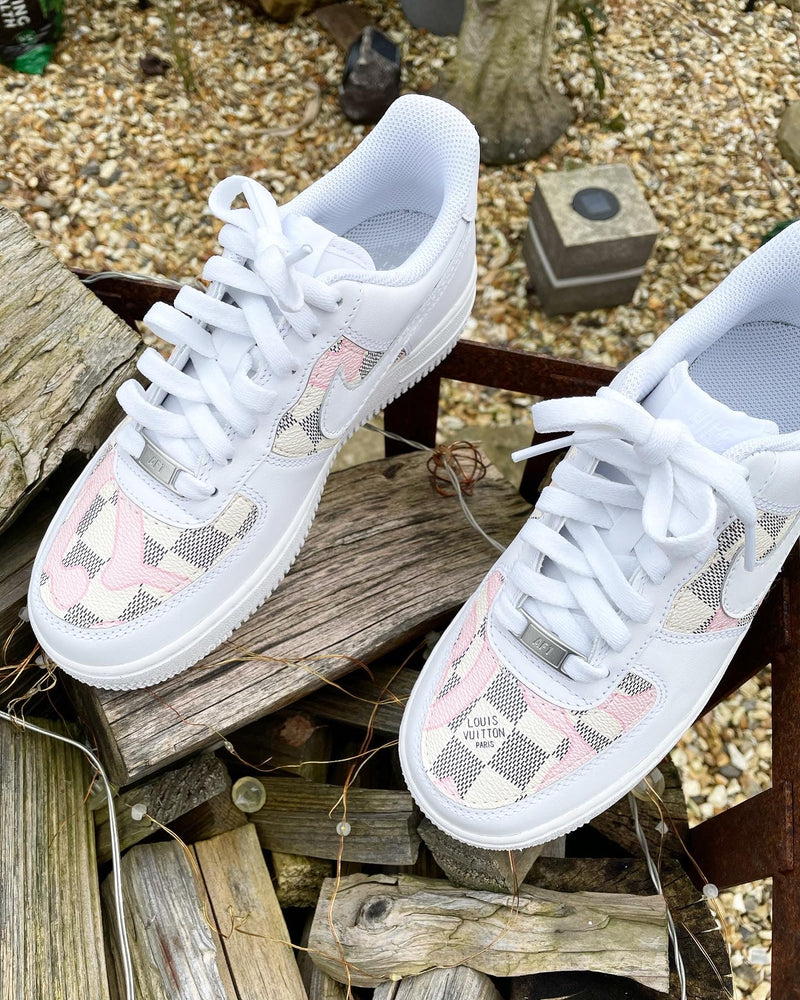 SIZE: 3.5 UK | Air Force 1 - White | Pink Square • Mono