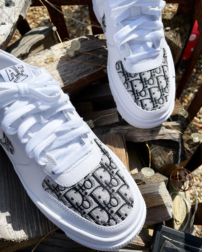 Air Force 1 Pixel • White | Black