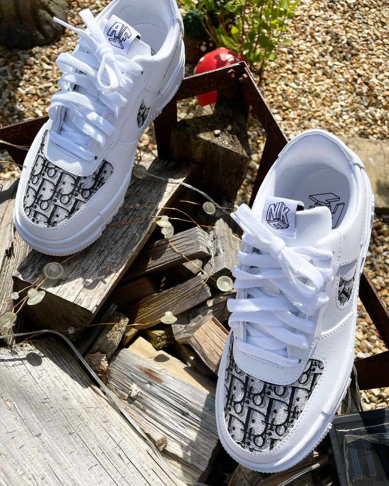 Air Force 1 Pixel • White | Black