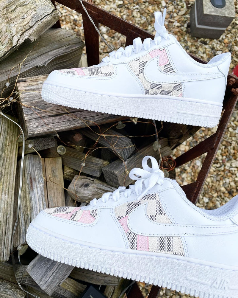 SIZE: 3.5 UK | Air Force 1 - White | Pink Square • Mono