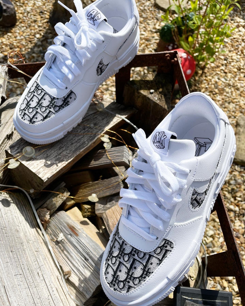 Air Force 1 Pixel • White | Black