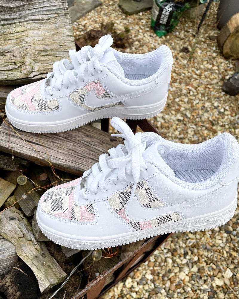 SIZE: 3.5 UK | Air Force 1 - White | Pink Square • Mono