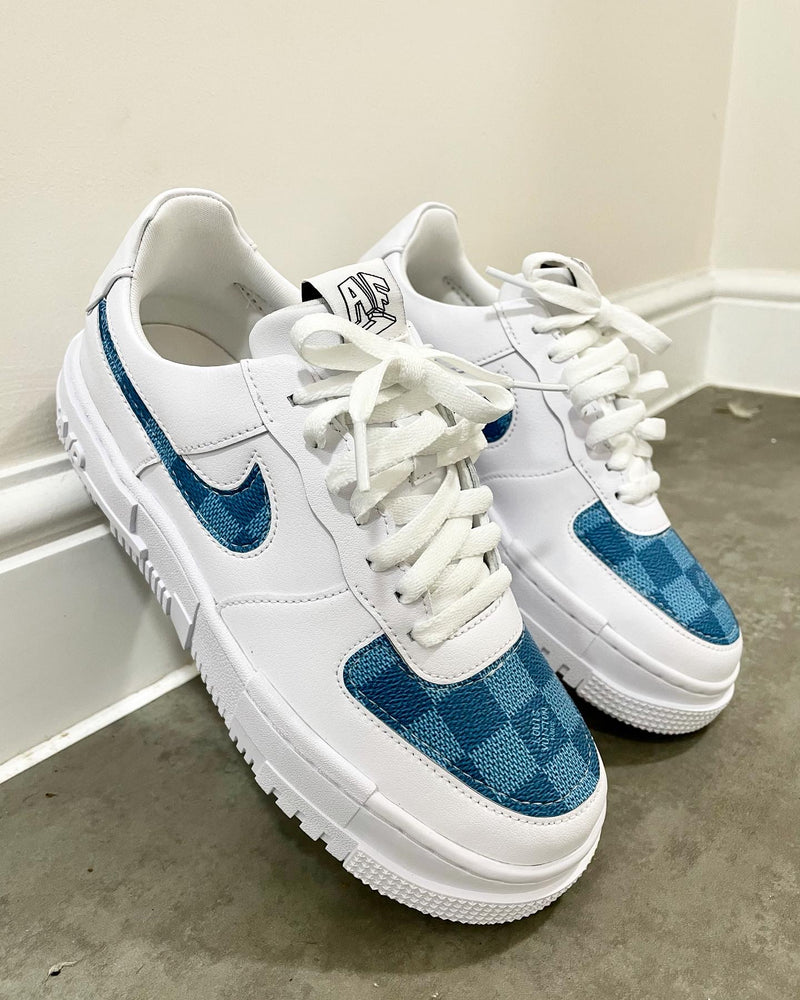 AF-1 Pixel • White | Blue • Square Mon