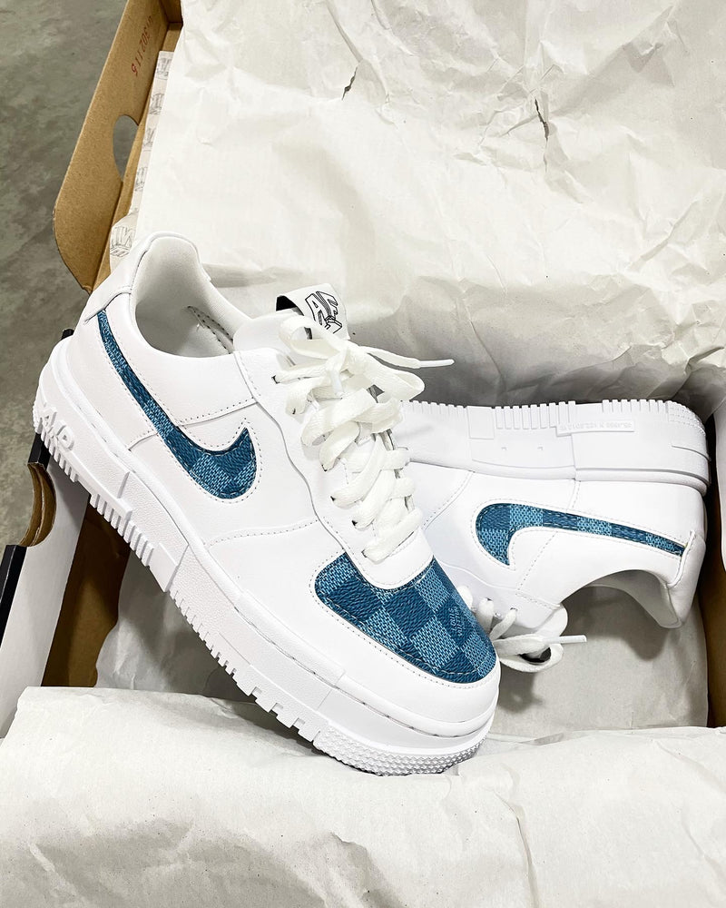 AF-1 Pixel • White | Blue • Square Mon